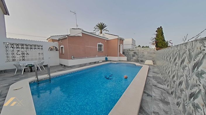 Image No.1-Villa de 3 chambres à vendre à Torrevieja