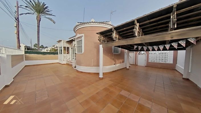 Image No.2-3 Bed Villa for sale