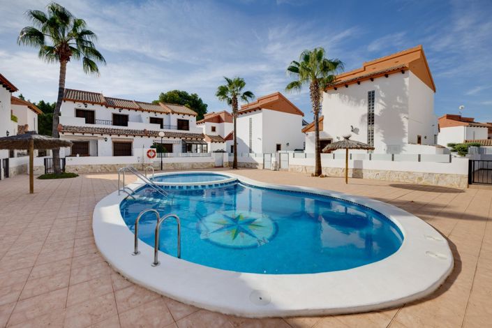 Image No.1-Villa de 3 chambres à vendre à Orihuela Costa