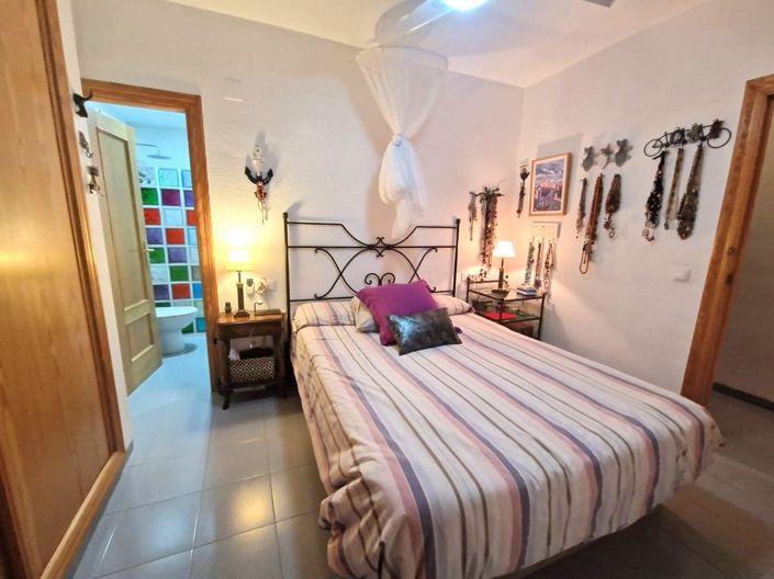 Image No.24-3 Bed Apartment for sale