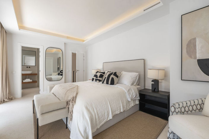 Image No.34-4 Bed Townhouse for sale