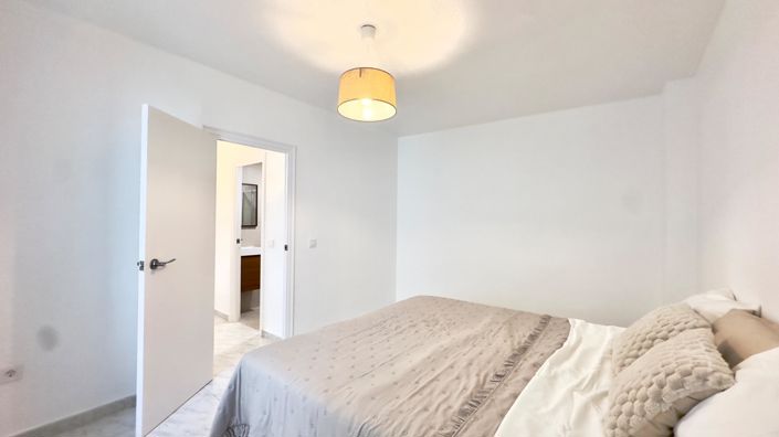 Image No.11-3 Bed Apartment for sale