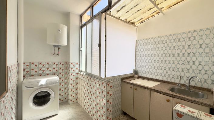 Image No.24-3 Bed Apartment for sale
