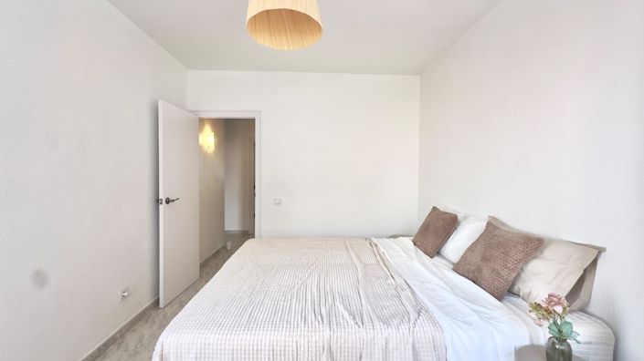 Image No.28-3 Bed Apartment for sale
