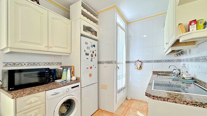Image No.17-2 Bed House for sale