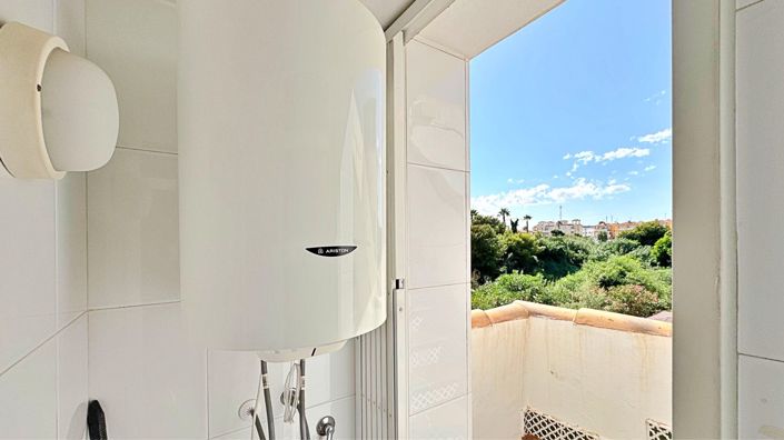 Image No.25-2 Bed House for sale