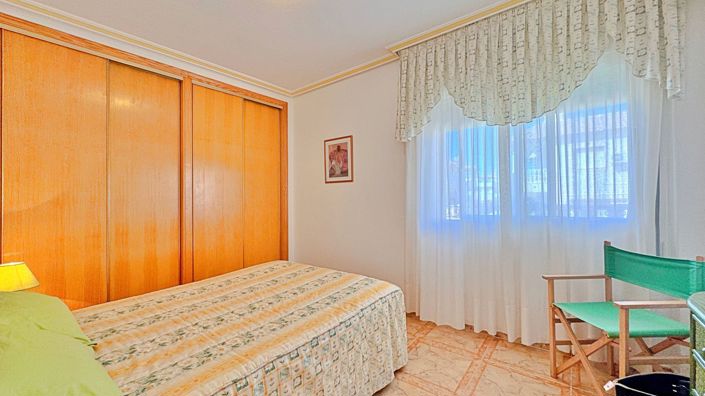 Image No.8-2 Bed House for sale