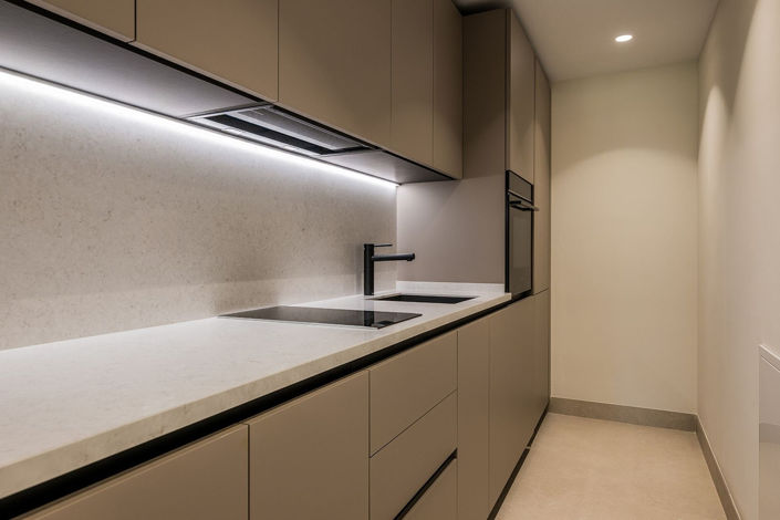 Image No.1-4 Bed Apartment for sale