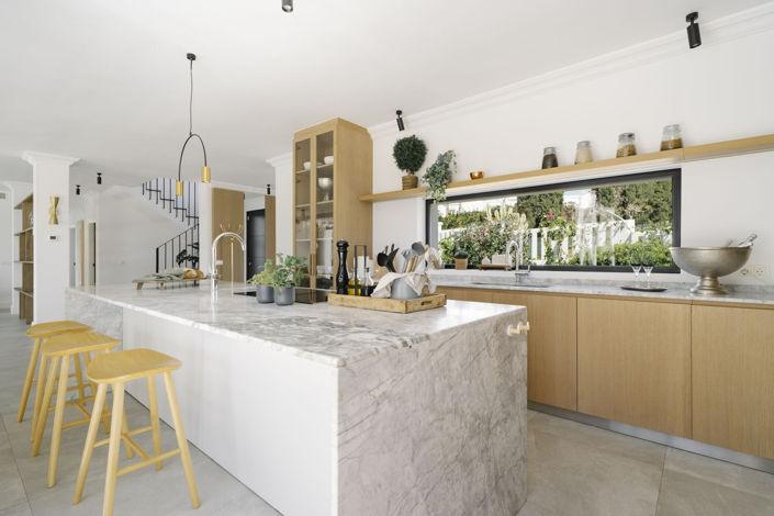 Image No.5-5 Bed Townhouse for sale
