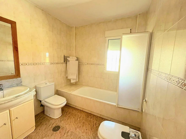 Image No.10-5 Bed House for sale