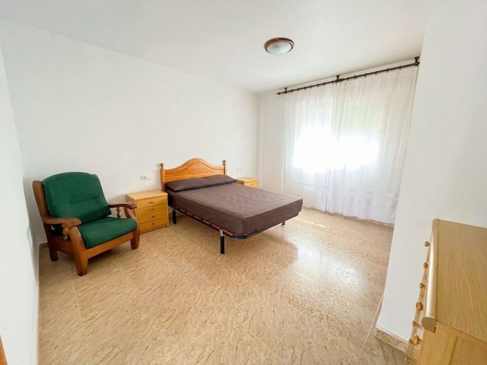Image No.12-5 Bed House for sale