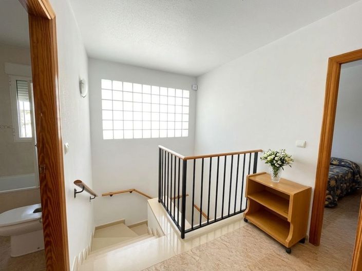 Image No.16-5 Bed House for sale