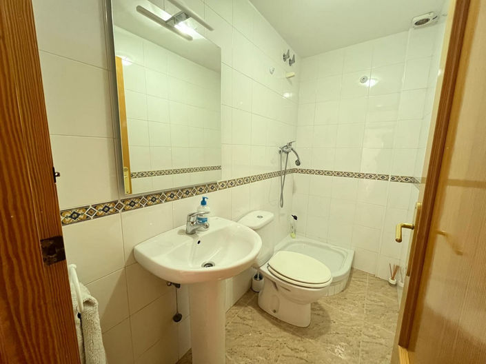 Image No.17-5 Bed House for sale