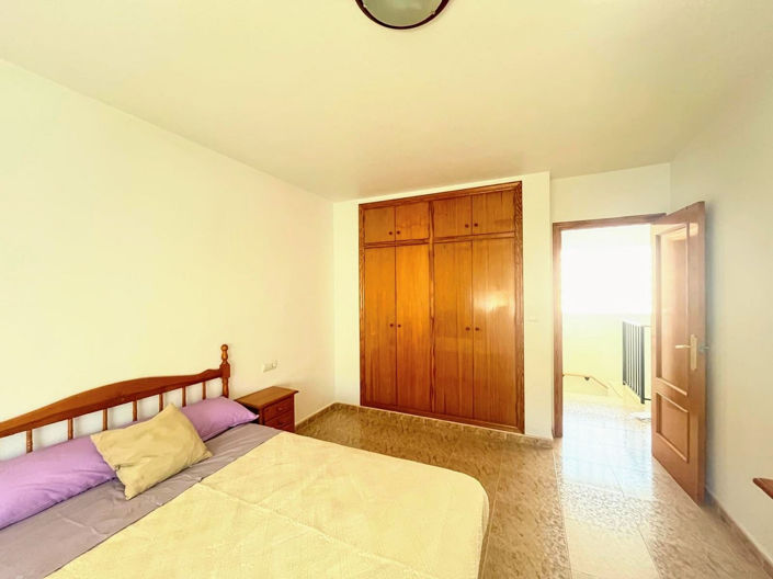 Image No.6-5 Bed House for sale