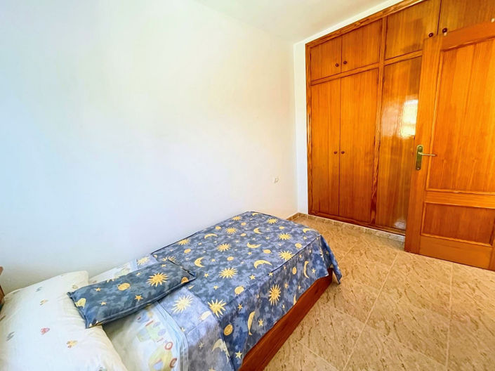Image No.8-5 Bed House for sale