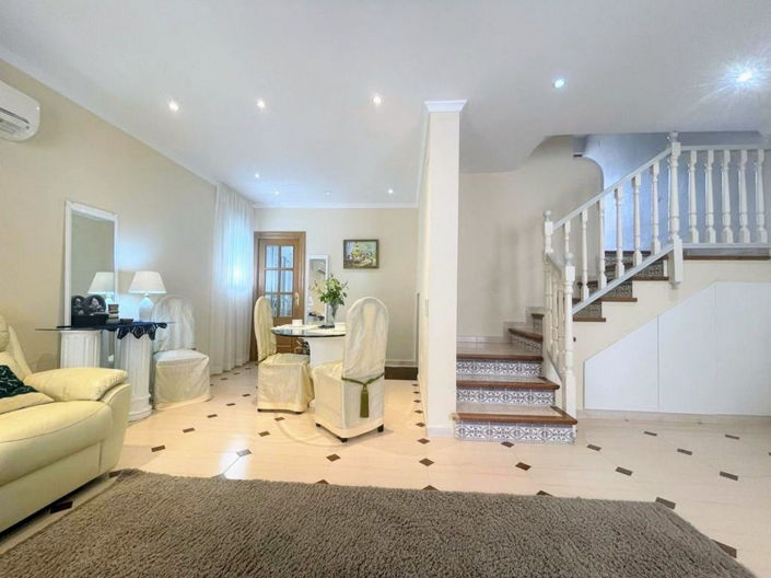 Image No.10-3 Bed House for sale