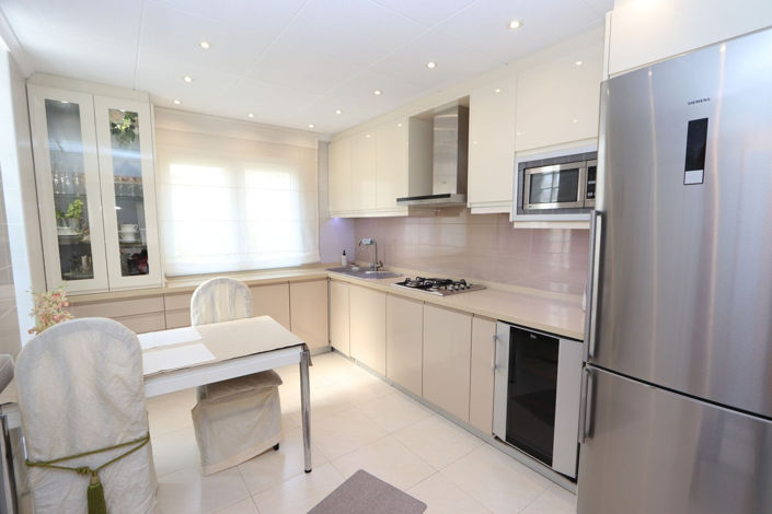 Image No.11-3 Bed House for sale