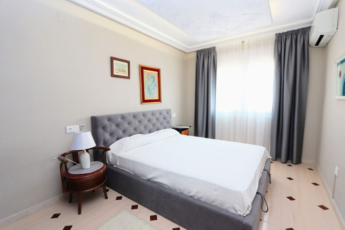 Image No.13-3 Bed House for sale