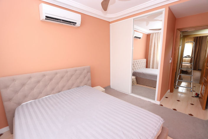 Image No.15-3 Bed House for sale