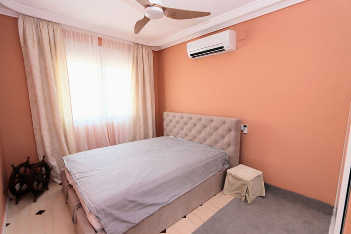 Image No.15-3 Bed House for sale