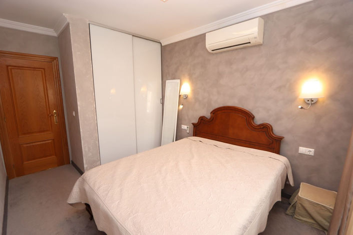 Image No.17-3 Bed House for sale