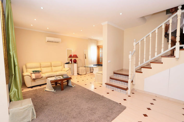 Image No.6-3 Bed House for sale