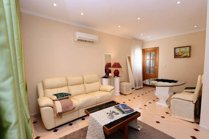 Image No.8-3 Bed House for sale