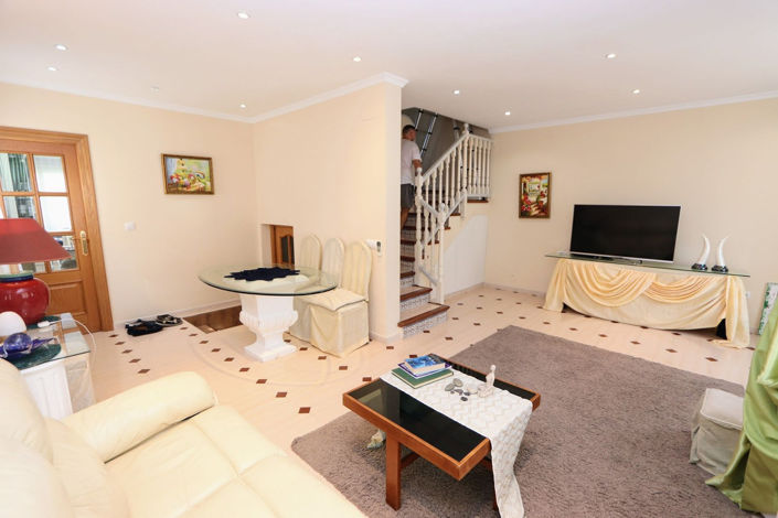 Image No.9-3 Bed House for sale