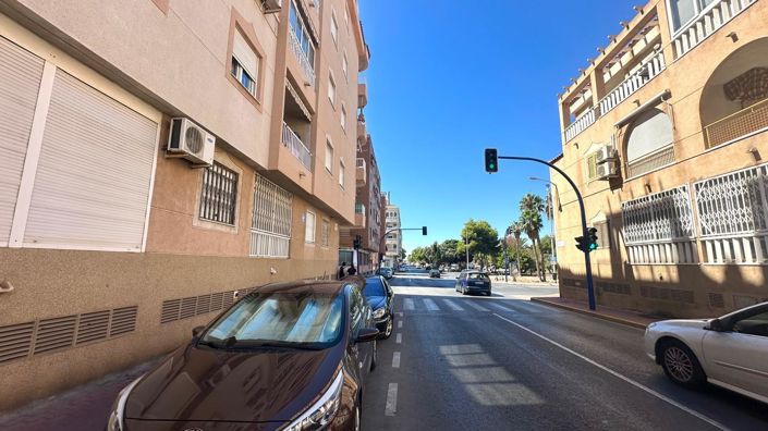Image No.3-Appartement de 2 chambres à vendre à Torrevieja