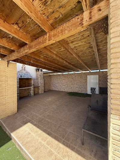 Image No.25-4 Bed Townhouse for sale