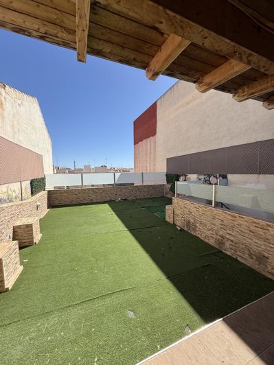 Image No.26-4 Bed Townhouse for sale