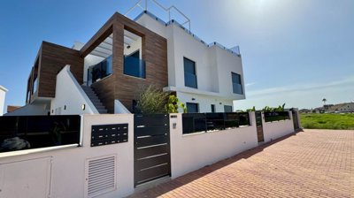 2 Bed Bungalow for sale