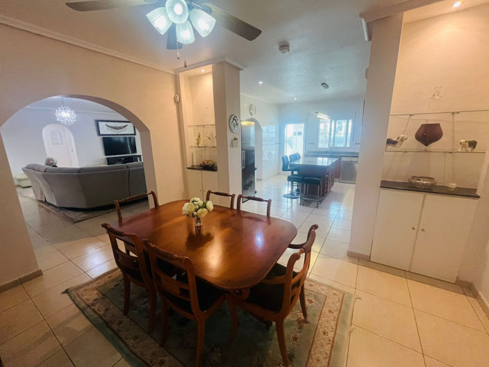 Image No.24-6 Bed Villa for sale