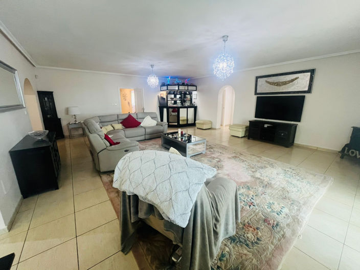 Image No.29-6 Bed Villa for sale