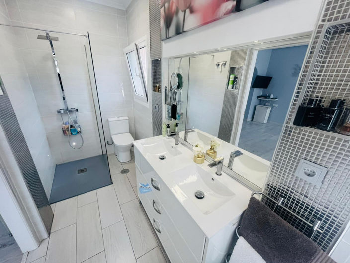 Image No.35-6 Bed Villa for sale