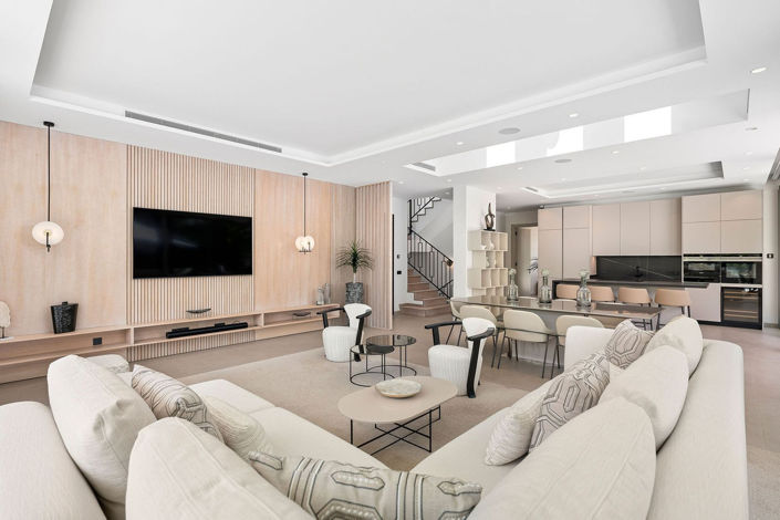 Image No.2-4 Bed Townhouse for sale