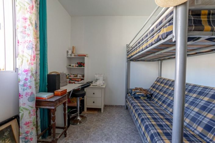 Image No.20-5 Bed Townhouse for sale