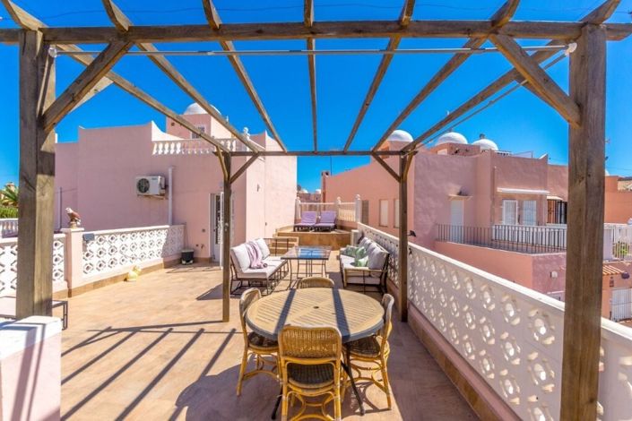 Image No.21-5 Bed Townhouse for sale