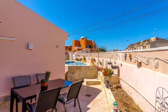 Image No.5-5 Bed Townhouse for sale