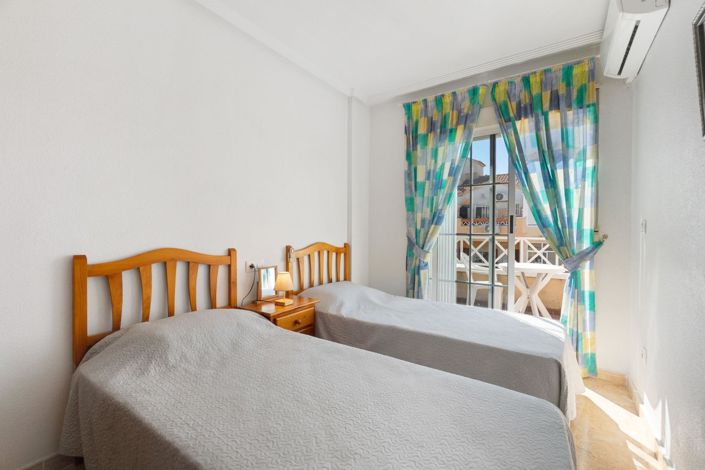 Image No.19-2 Bed Townhouse for sale