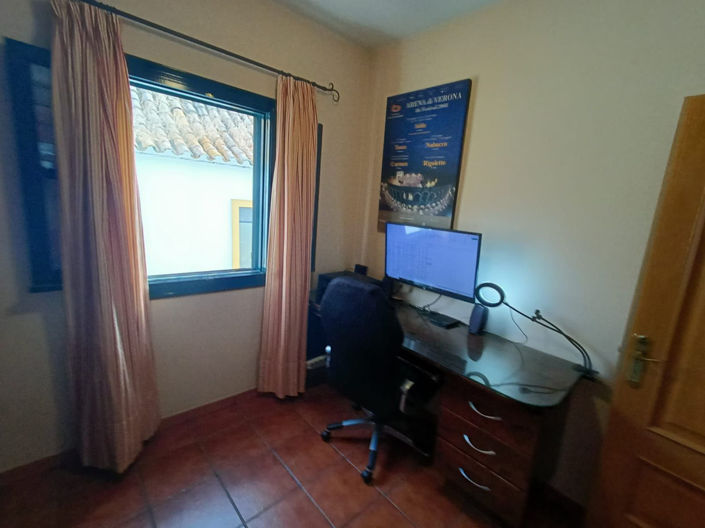 Image No.6-3 Bed Townhouse for sale