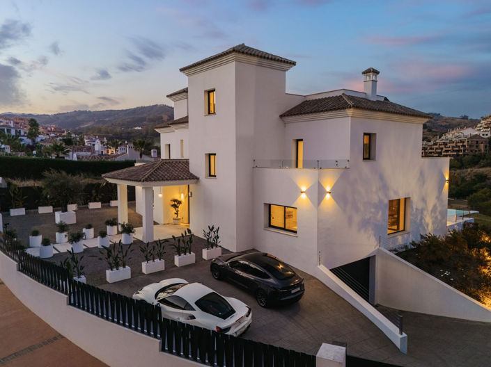 Image No.32-5 Bed Townhouse for sale