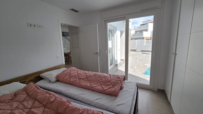 Image No.24-3 Bed Villa for sale