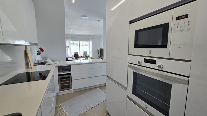 Image No.6-3 Bed Villa for sale