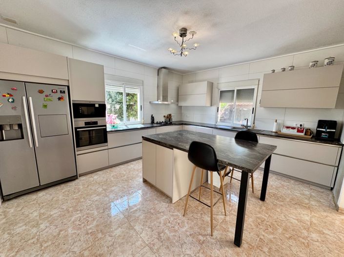 Image No.2-3 Bed Villa for sale