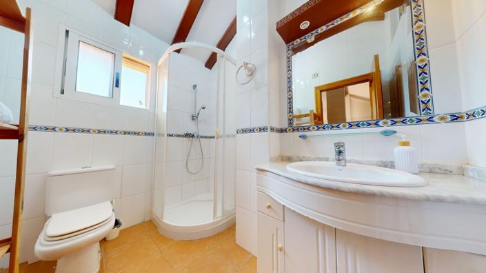 Image No.26-4 Bed House for sale