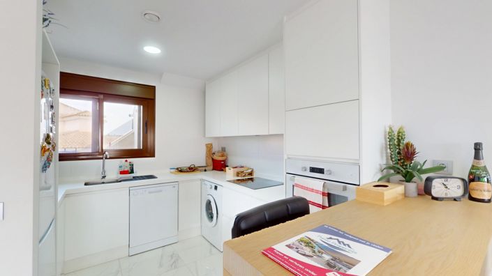 Image No.12-2 Bed Apartment for sale