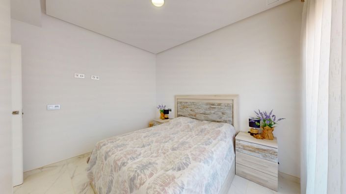 Image No.20-2 Bed Apartment for sale