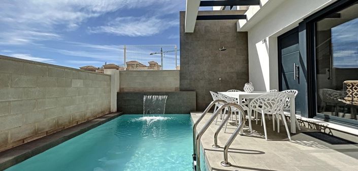 Image No.1-3 Bed Townhouse for sale