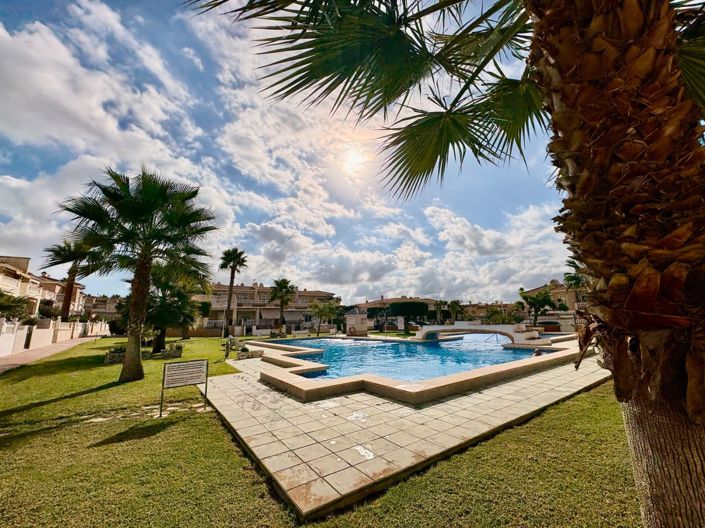 Image No.18-3 Bed Townhouse for sale